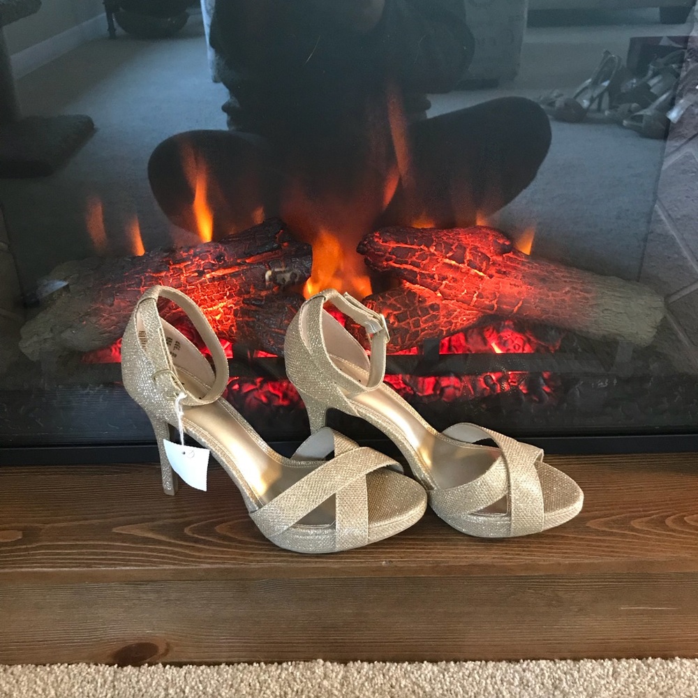 Gold Fioni High Heels - Picture 4 of 8